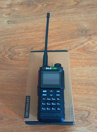 Walkie Talkie BJ con auriculares y bluetooth.