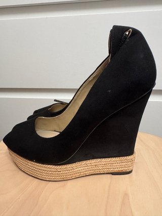 Sandalias negras con plataforma de esparto Zara