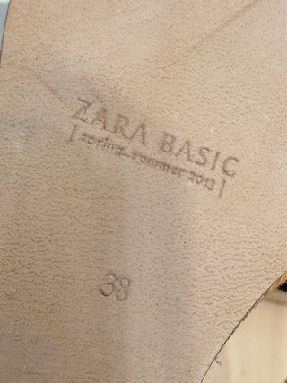 Sandalias negras con plataforma de esparto Zara