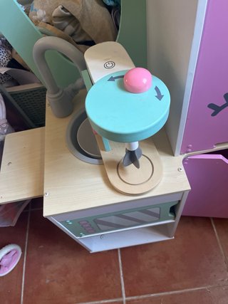 Cocinita de juguete con accesorios