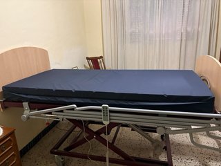Cama articulada eléctrica beige y azul