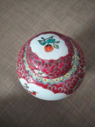 Pequeño tibor vintage de exportación china.