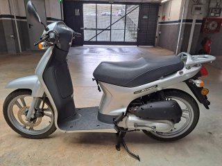 Honda Scoopy SH-50 Plata