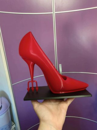 El Diablo Viste de Prada 2 disney adorno figura