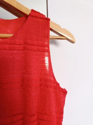 Top calado sin mangas rojo talla S
