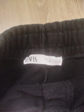Pantalones cortos joven