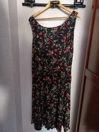 Vestido midi floral vintage negro y rojo T. M