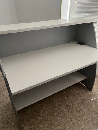 Escritorio Recepción Blanco y Gris
