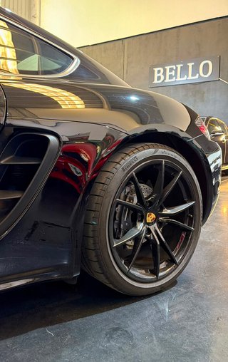 Porsche 718 Cayman 2021