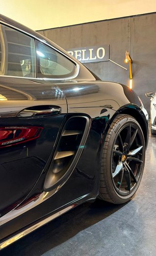 Porsche 718 Cayman 2021