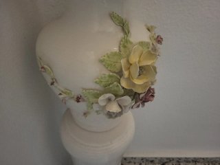 Jarrón de porcelana decorado