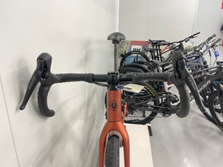 BICI GRAVEL CARBONO MONDRAKER ARID CARBON EXPO T.M