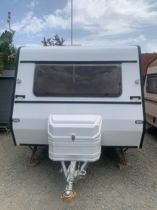 Se vende caravana Roller jet 420