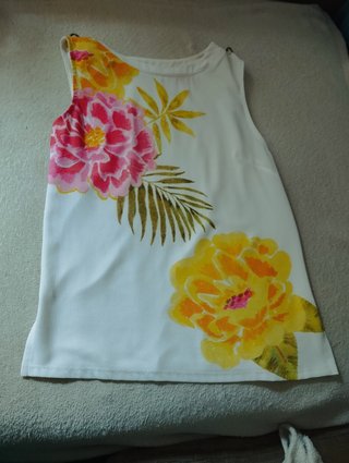 Camiseta sin mangas estampada floral