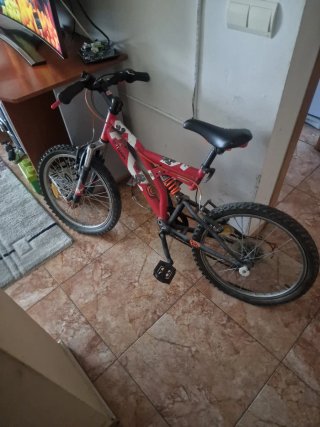 Bicicleta infantil roja 6-7 años