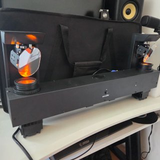 Eurolite LED Twin Scan Bar con mando
