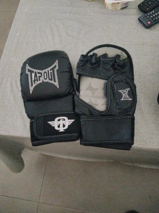 Guantes Tapout MMA L/XL Negros