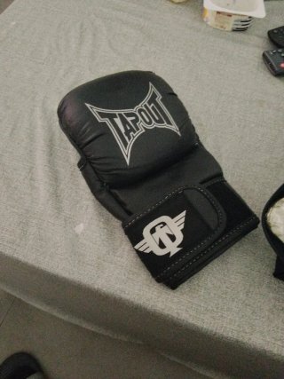 Guantes Tapout MMA L/XL Negros