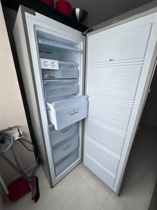 Congelatore verticale Hisense No Frost