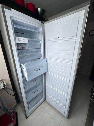 Congelatore verticale Hisense No Frost