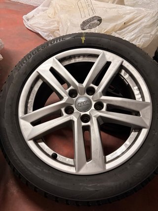 Llantas Audi Originales 17” con Neumáticos