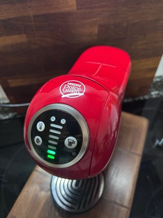 Cafetera Dolce Gusto Genio S roja