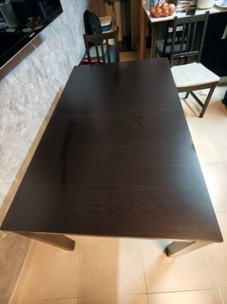 Mesa Comedor Extensible marrón oscuro + 4 Sillas
