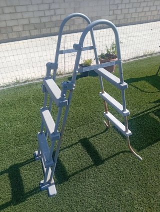 Piscina Bestway + depuradora + escalera