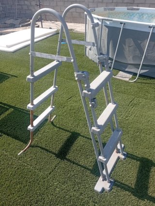 Piscina Bestway + depuradora + escalera