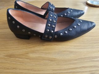 Bailarinas Latouche negras con tachuelas