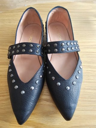 Bailarinas Latouche negras con tachuelas