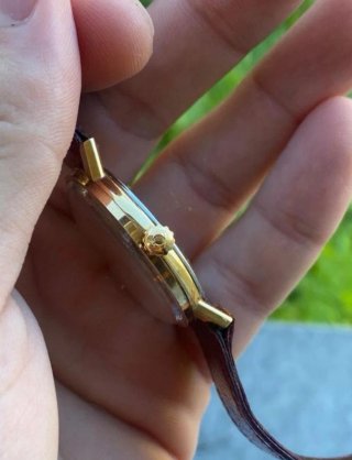 Omega Geneve Automático Dorado