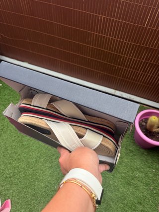 Sandalias Tommy Hilfiger Beige y Blancas