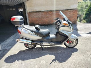 Suzuki Burgman Executive 650 Plata