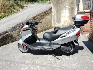 Suzuki Burgman Executive 650 Plata