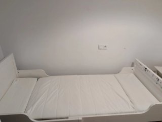 Cama infantil blanca Sundvik IKEA
