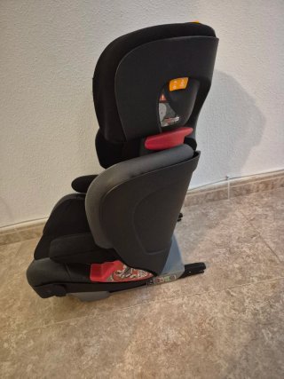 Silla de coche Chicco negra. 15-36kg