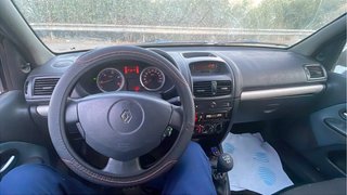 Renault Clio 2004