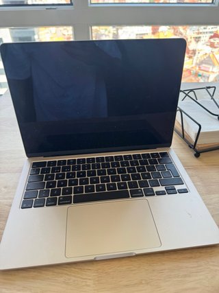 MacBook Air 13 M4 Dorado 16GB