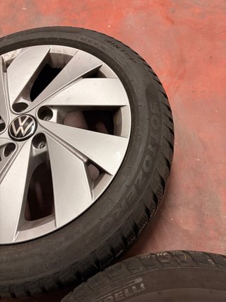 Llantas Originales Volkswagen 17 con Neumáticos