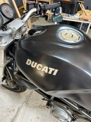 Ducati Monster 600 Dark 2001
