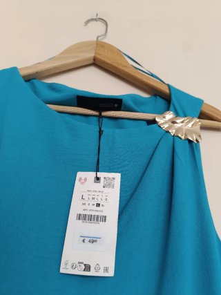 Vestido Zara Midi Drapeado aplique Dorado