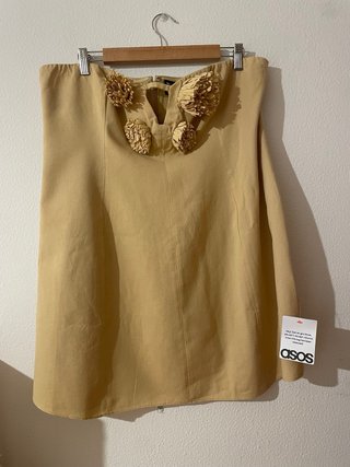 Vestido palabra de honor beige floral