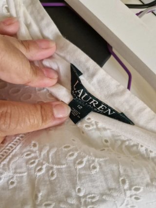 Falda blanca bordada. Talla 12 de la firma
