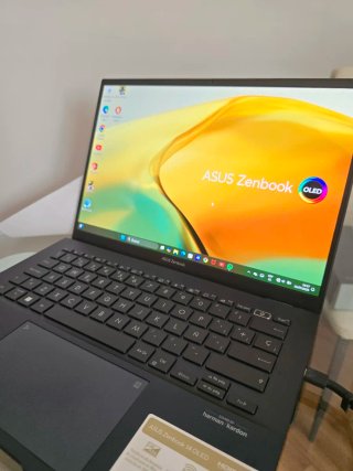 Portátil Asus Zenbook 14 OLED.
