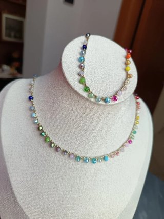 Collana e bracciale arcobaleno perline