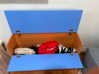 Cama 90 con colchón, estantería y cómoda