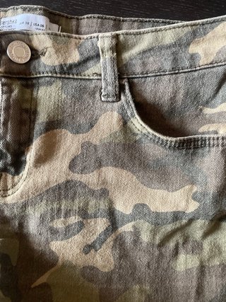Shorts Bershka camuflaje