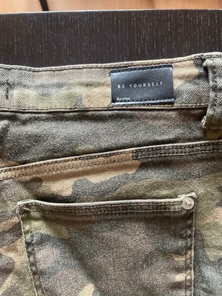 Shorts Bershka camuflaje