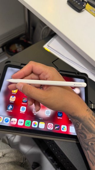 Apple Pencil Pro personalizable